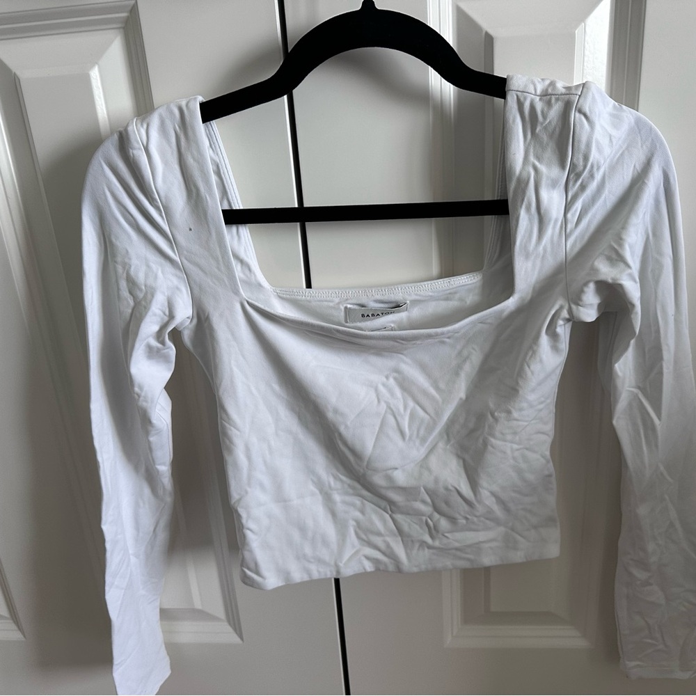 Babaton Classic White Long Sleeve Crop Top